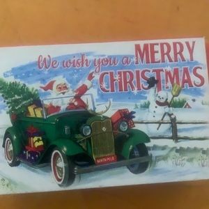 music box plays wish you a merry Christmas